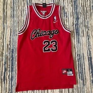 Vintage Chicago Bulls Michael Jordan Jersey Men Small Nike